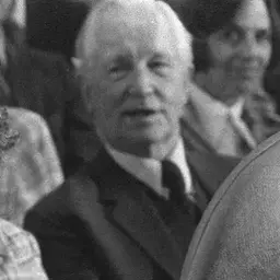 Jean Piaget with Queen Juliana at the Erasmus Prize ceremony, Amsterdam, 7 June 1972; photographed by Bert Verhoeff for Anefo