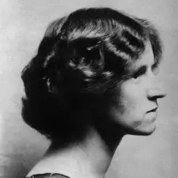 Susan Isaacs, photographed by an unknown photographer in the 1910s; copy negative by Elliott & Fry (National Portrait Gallery, London)