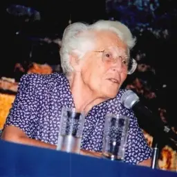 Hanna Segal speaking at a meeting in later life; photographer and date unknown