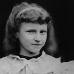 Susan Isaacs (then Susan Fairhurst) as a child, photographed by an unknown photographer in the 1890s; copy negative by Elliott & Fry (National Portrait Gallery, London)